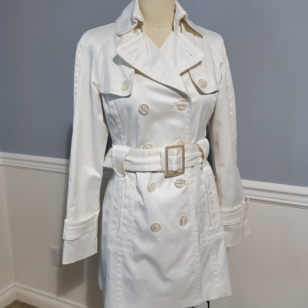 Sold 🤑 jessica Simpson white trench coat